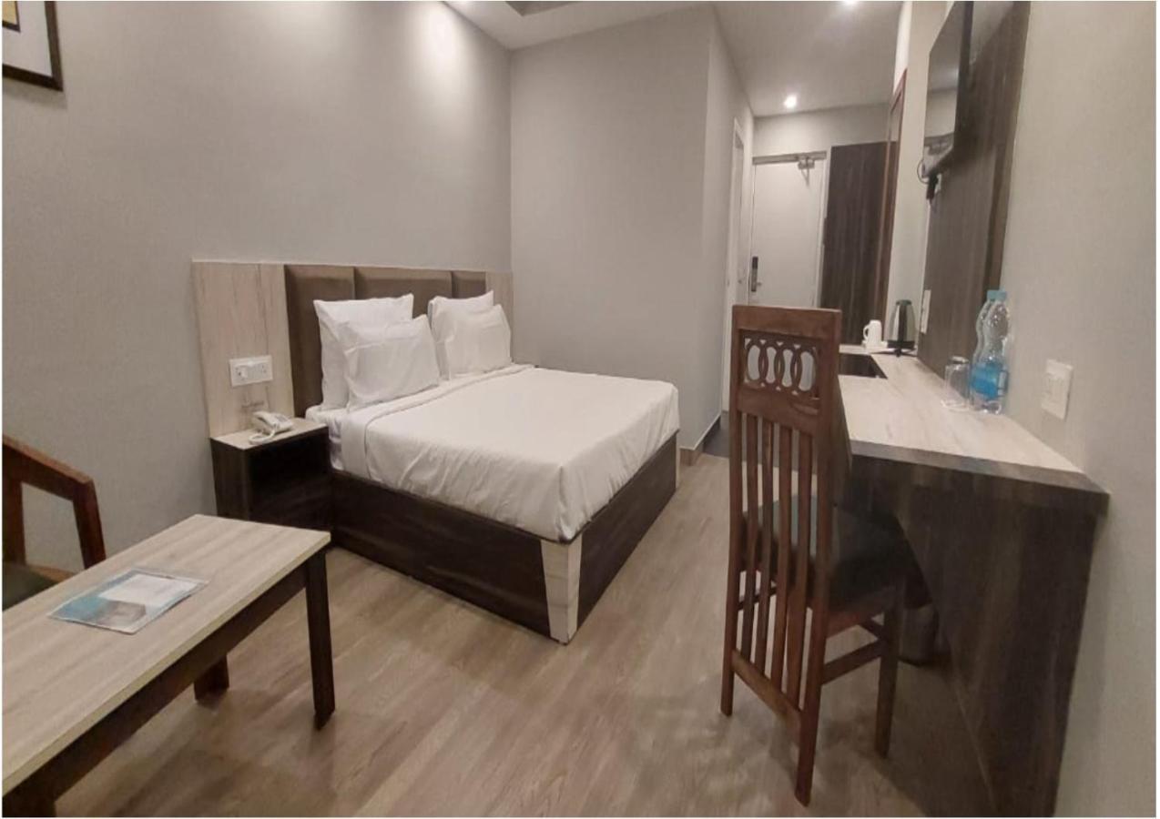 Hotel Square One By D'Polo Dharamshala Bagian luar foto