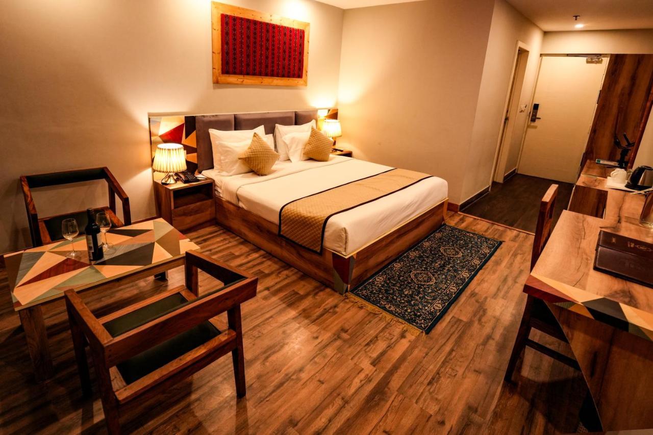 Hotel Square One By D'Polo Dharamshala Bagian luar foto
