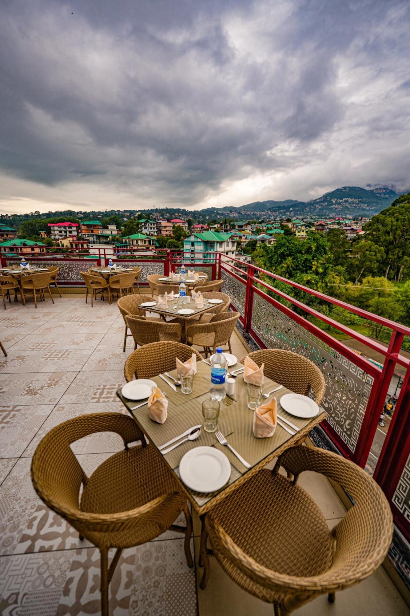 Hotel Square One By D'Polo Dharamshala Bagian luar foto