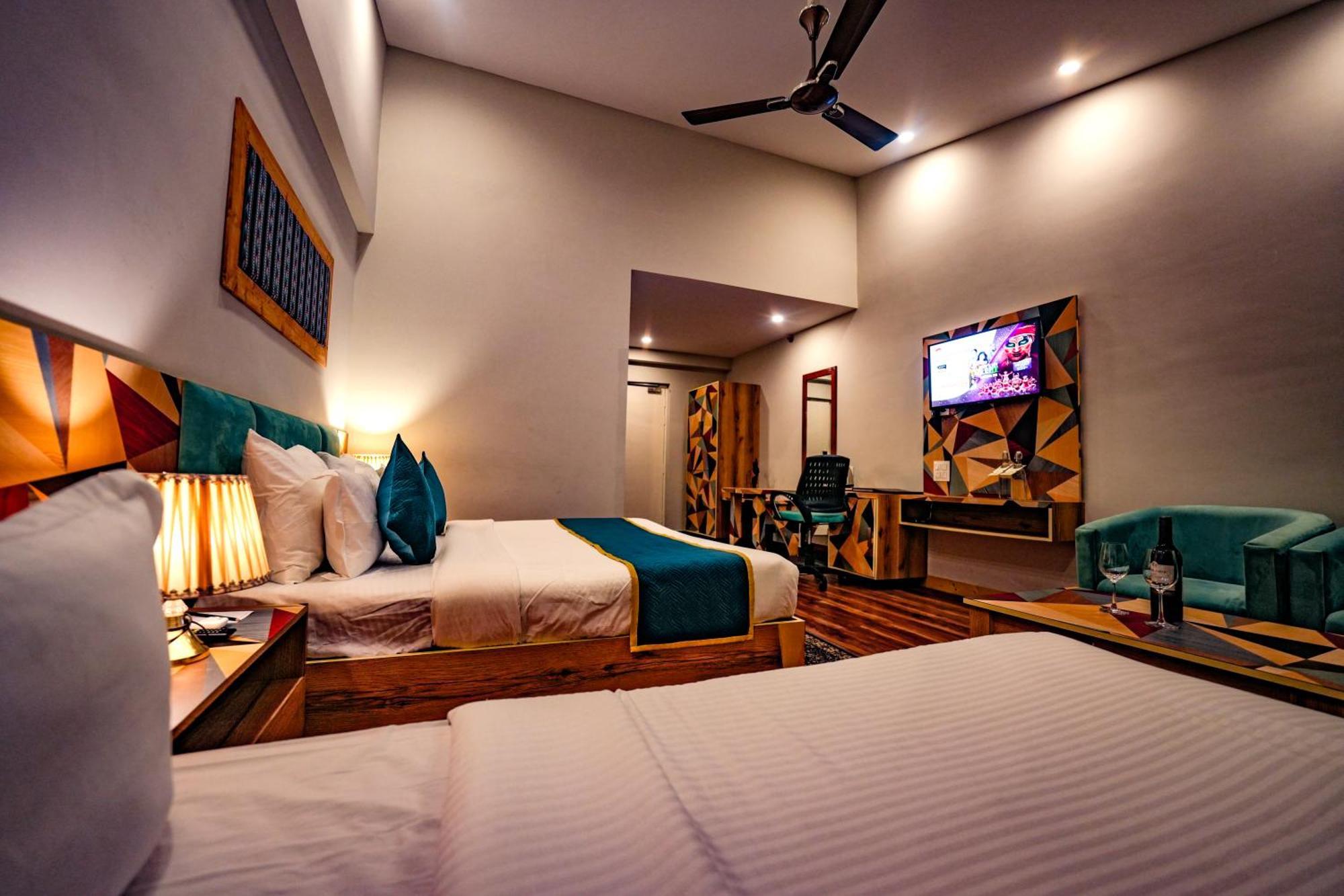 Hotel Square One By D'Polo Dharamshala Bagian luar foto