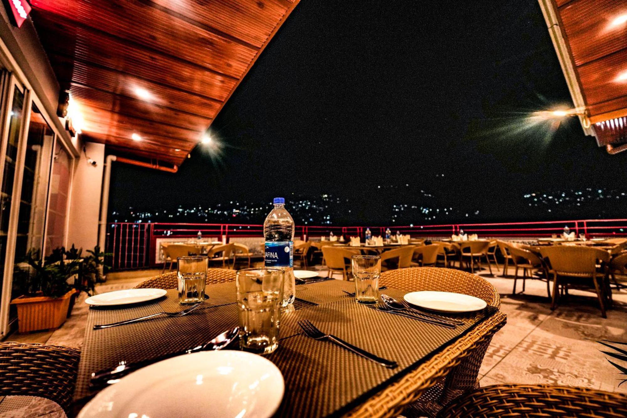 Hotel Square One By D'Polo Dharamshala Bagian luar foto